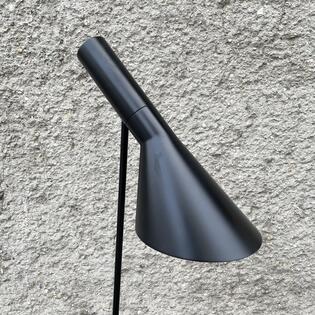 Arne Jacobsen Stehlampe