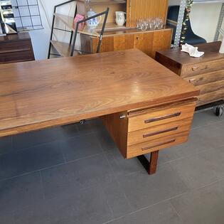 Schreibtisch Dyrlund