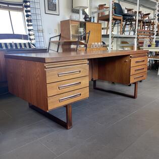 Schreibtisch Dyrlund