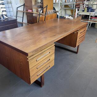 Schreibtisch Dyrlund