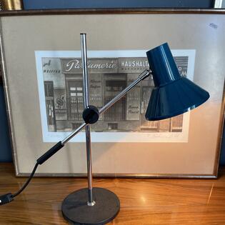 Blaue Tischlampe