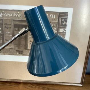 Blaue Tischlampe
