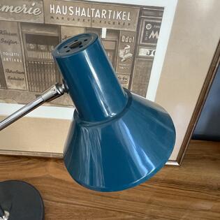 Blaue Tischlampe