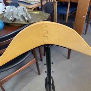 Stummer Diener schwarz