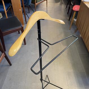 Stummer Diener schwarz