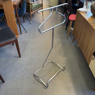 Stummer Diener chrom