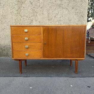 Kleines Sideboard