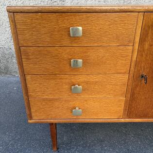 Kleines Sideboard