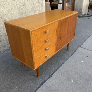 Kleines Sideboard