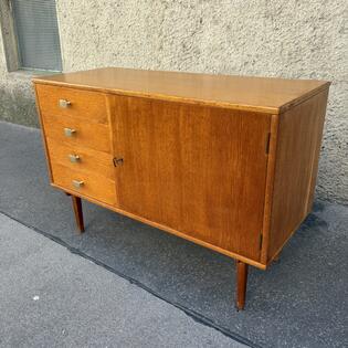 Kleines Sideboard