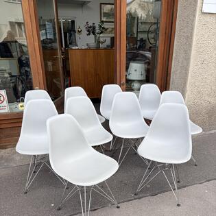 Vitra - Eames Plastic Chairs