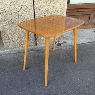 Kleines Tischchen 50erJahre