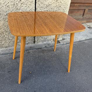 Kleines Tischchen 50erJahre