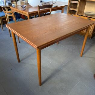 Teaholz Esstisch 120