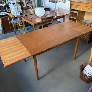 Teaholz Esstisch 120
