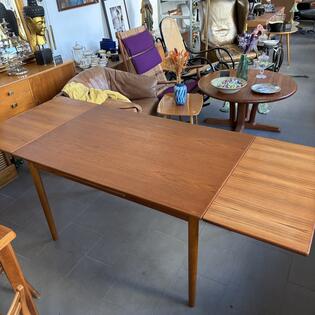 Teaholz Esstisch 120